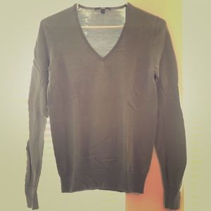 SOLD          Uniqlo Sweater XS